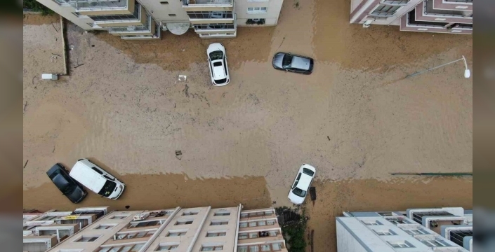Cide'de sel kabusu: Evler, işyerleri sular altında kaldı, manzara havadan böyle görüntülendi