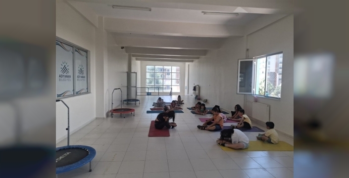 Çocuklar zumba ile hem eğleniyor hem spor yapıyor, yüzmede kontenjanlar doldu
