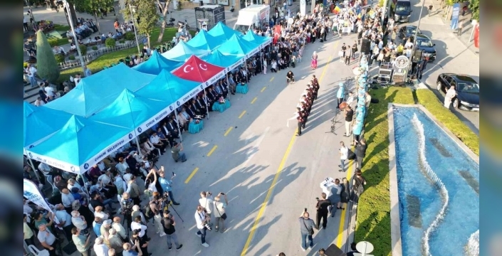Çorum'da Hitit Festivali, renkli kortejle başladı: 11 halk oyunu ekibi büyüledi