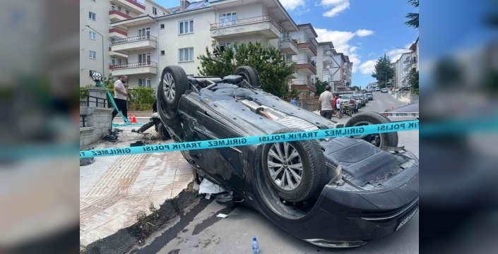 Çorum'da kavşak kabusu: Cip takla attı, 2 yaralı!