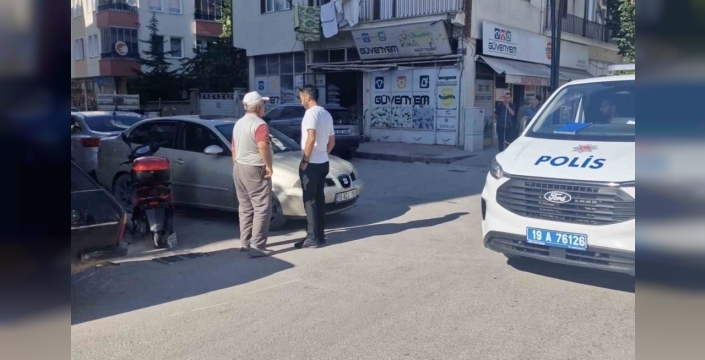 Çorum'da otomobil ve motosiklet çarpıştı, 2 kişi yaralandı
