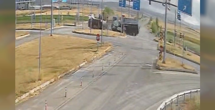 Çorum'da yürekleri ağza getiren kaza: Tır ve tanker çarpıştı, 2 kişi yaralandı