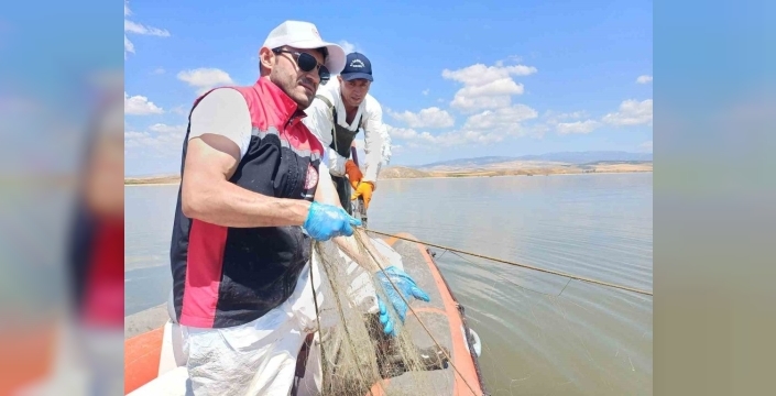 Çorum sularında dev hayalet ağ operasyonu: 3 bin 100 metre yasa dışı avlanma malzemesi ele geçirildi