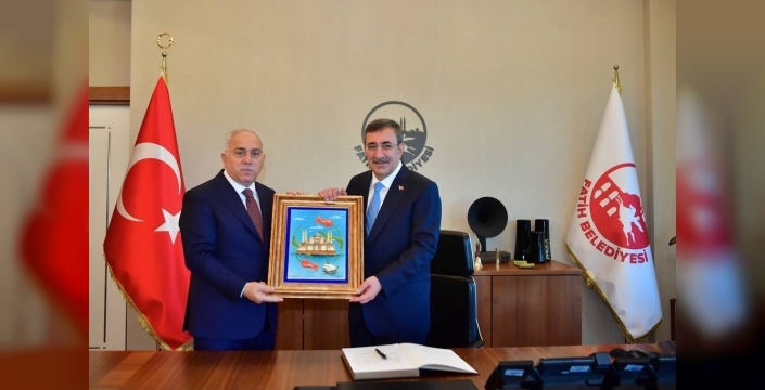 Cumhurbaşkanı Yardımcısı Yılmaz, gençlerle buluştu