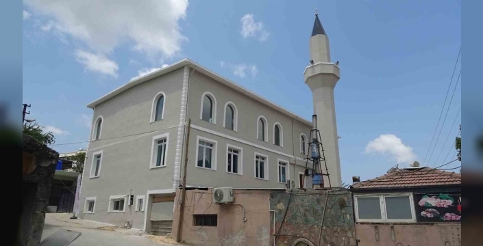 Deprem sonrası Hatay'da umut ışığı: 131. cami ibadete açıldı