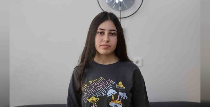 Dershanesiz, özel derssiz LGS birincisi: Buğlem Yılmaz'ın şaşırtan başarı sırrı