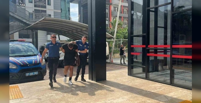 Devlete ve polise küfür eden yabancı uyruklu şahıs serbest!