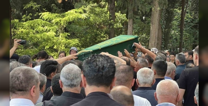 Diş tedavisi sırasında hayatını kaybeden 8 yaşındaki kız, son yolculuğuna uğurlandı