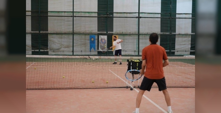 Diyarbakır'da tenis kurslarına yoğun ilgi: 540 kişi eğitim aldı