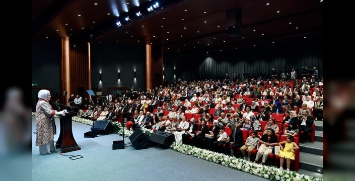 Doç. Dr. Şenay Yılmaz, koruyucu aileler için önemli bir çalıştaya katıldı