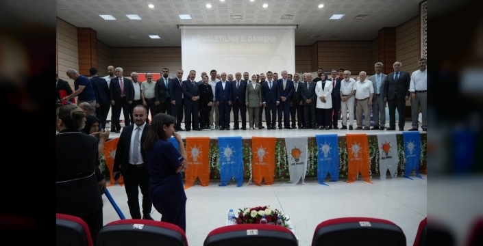 Doğurganlık oranındaki kritik düşüş alarma geçirdi: Bakan Göktaş'tan aileye dev destek müjdesi!
