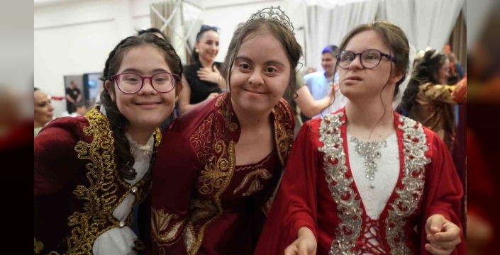 Down sendromlu genç kızların kına hayali Kırıkkale'de gerçeğe dönüştü
