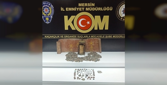 Duvar saatleri uyuşturucu deposu çıktı: 48 kilo hap ve binlerce tarihi eserla 4 tutuklama!