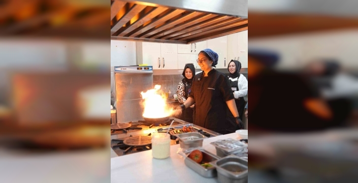 Düzce'de BELMEK kurslarıyla mutfak sanatları yeniden keşfediliyor, katılımcılar hem öğreniyor hem eğleniyor