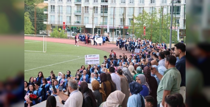 Düzce Üniversitesi’nde mezuniyet coşkusu zirveye ulaştı!