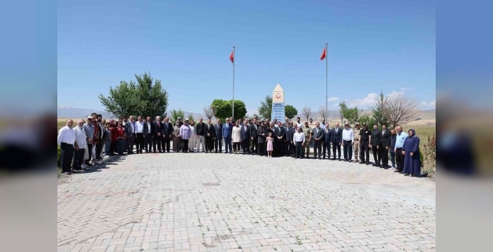 Edebük Şehitliği’nde 15 Temmuz Ruhu: Vali Aydoğdu’dan Şehitlere Vefa