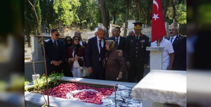 Edirne'de 15 Temmuz'da şehit kabirlerine anlamlı ziyaret