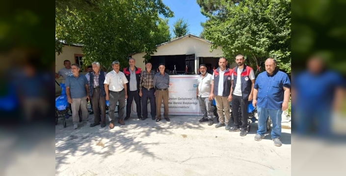Elazığ'da çiftçilere modern tarım ekipmanları dağıtıldı