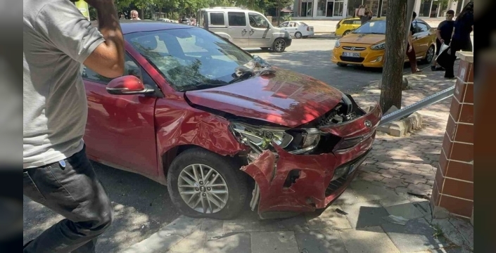 Elazığ'da kanlı kavşak: 6 kişi yaralandı