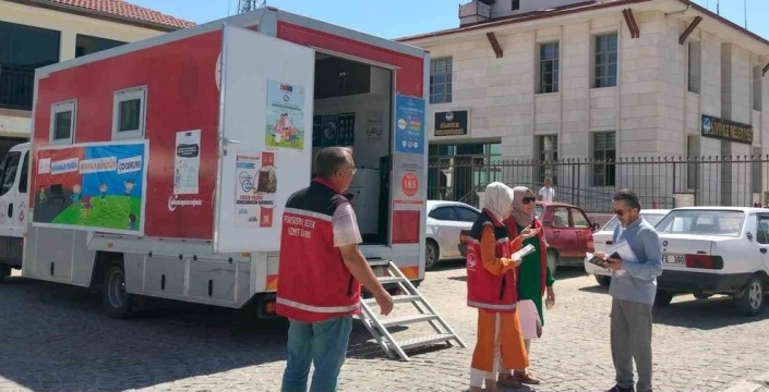 Elazığ'da Mobil Sosyal Hizmet Aracı, Vatandaşlara Kapı Kapı Hizmet Sunuyor