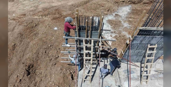 Elazığ'da ter döken demir ustaları: 35 derece sıcaklıkta ekmek kavgası