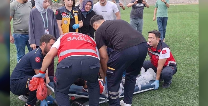 Elini kapıya sıkıştıran çocuğun kopan parmağı için helikopter ambulans havalandı