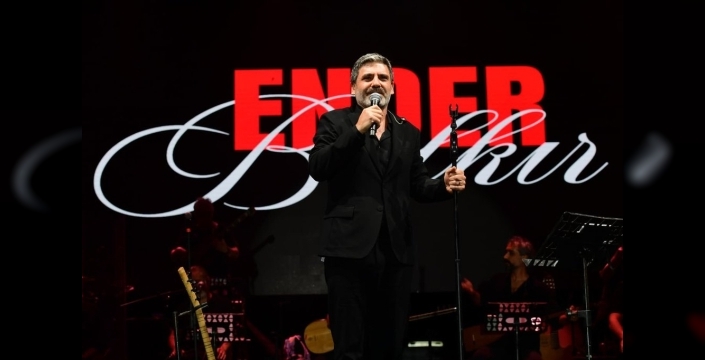 Ender Balkır, Malatya Kayısı Festivali'nde unutulmaz bir gece yaşattı