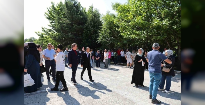 Erzincan'dan gururlandıran LGS başarısı: 3 öğrenci Türkiye birincisi!