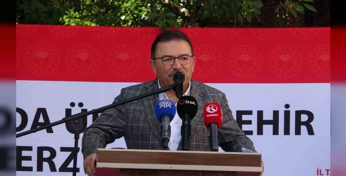 Erzurum'da yetiştiricilere yeni makineler ve sıvatlar teslim edildi