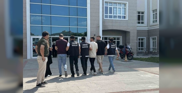 Eski öğretmen uyuşturucu ticaretinden tutuklandı