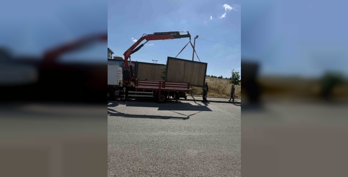 Eskişehir'de billboard krizi büyüyor: AK Parti'den çarpıcı iddialar