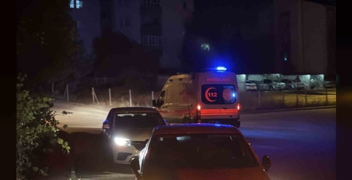 Eskişehir'de geri manevra yapan araç bekçiye çarptı, yaralandı