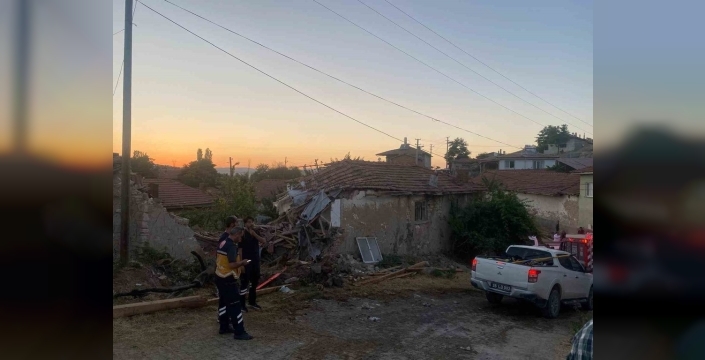 Eskişehir'de itfaiye aracı kaza yaptı: 3 itfaiye eri yaralı
