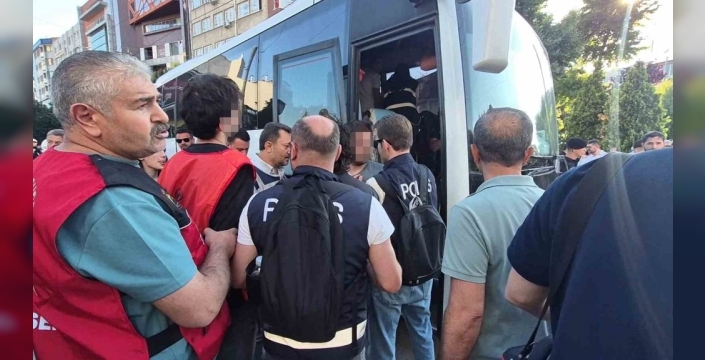 Eskişehir'de izinsiz NATO karşıtı eyleme polis müdahalesi: 35 gözaltı