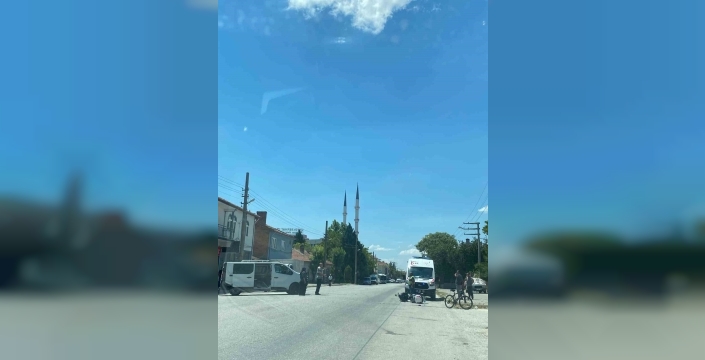 Eskişehir'de panelvan ile motosiklet çarpıştı: Bir kişi yaralı