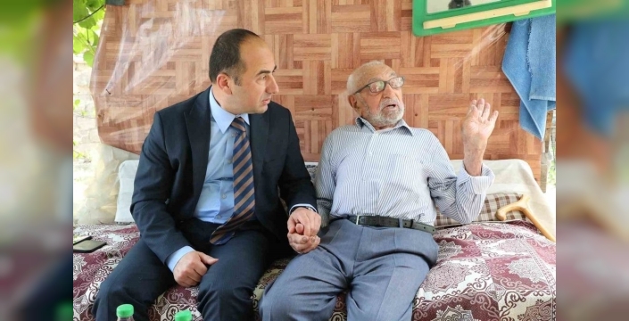 Eskişehir İl Emniyet Müdürü Yılmaz, şehit babasına duygusal bir ziyaret gerçekleştirdi