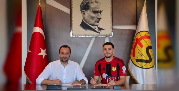 Eskişehirspor savunmasını güçlendiriyor: Ahmet Lütfi Kara ve Arda Okumuş ile sözleşme yenilendi