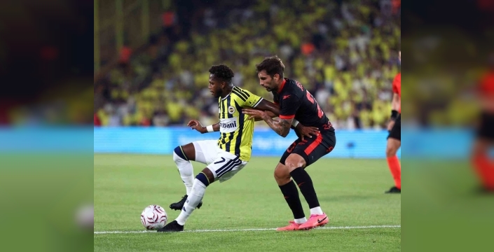 Fenerbahçe, Gornik Zabrze karşısında ilk yarıyı Talisca'nın golüyle önde kapattı