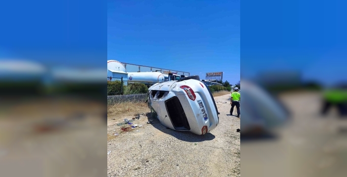 Gaziantep'te dehşet: Otomobil taklalar atarak devrildi, 8'i çocuk 9 yaralı!