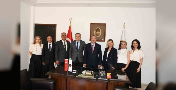 Gaziantep'te eğitim zirvesi: LGS'de Türkiye birincisi çıkaran okullara anlamlı ziyaret