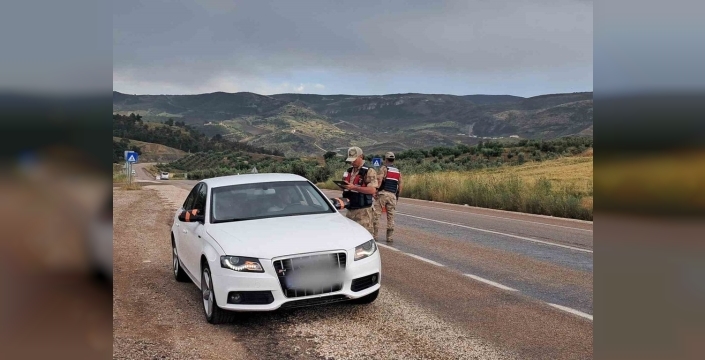 Gaziantep'te nefes kesen yol denetimi: 74 firari zanlı suçüstü yakalandı