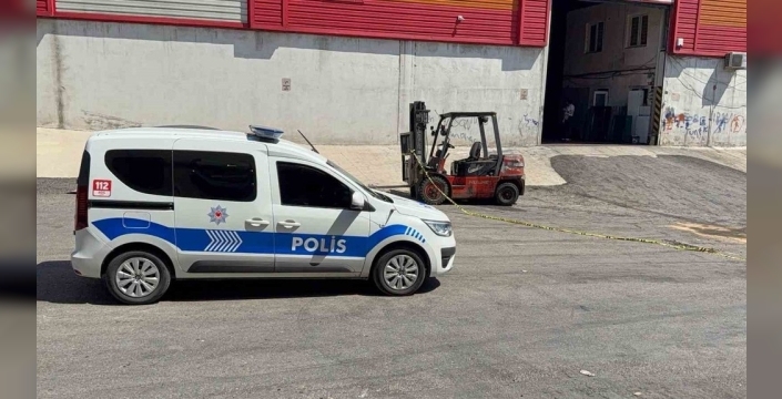 Gaziantep'te yürek burkan kaza: 19 yaşındaki işçi forklift altında can verdi