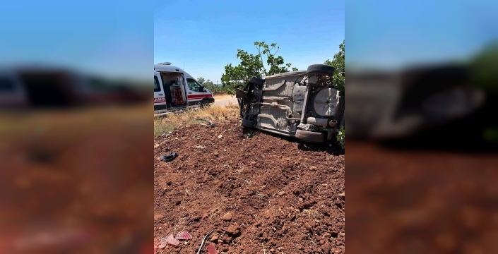 Gaziantep'te yürekleri ağza getiren kaza: Takla atan otomobilde 3 kişi yaralandı