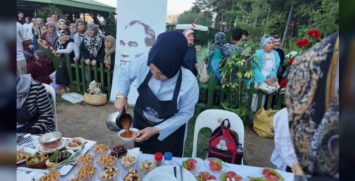 Gediz'de tarhana yarışması: Gelenek ve lezzet bir araya geldi