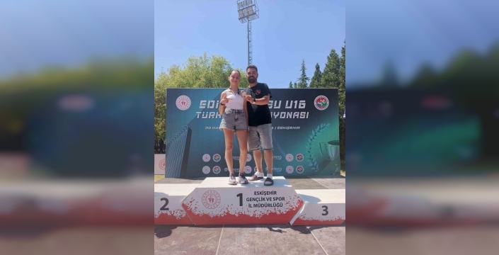 Genç atlet Alya Gül Keskin, 3 bin metre yürüyüşte Türkiye şampiyonluğunu Kocaeli'ye getirdi
