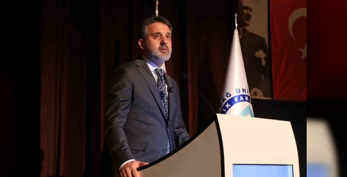 Genç mimarlara BİBA'dan kritik tavsiyeler: 'İnsan odaklı olun, vicdanınızla yapın