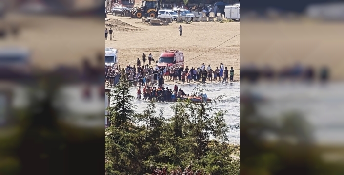 Giresun'da cesaretle müdahale eden adam, boğulurken çocukları kurtardı