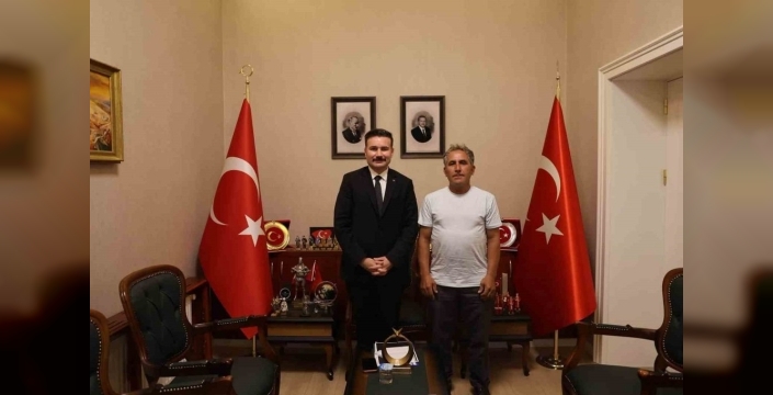 Gökçeada Kaymakamı Acar, halkla buluşarak sorunları dinledi
