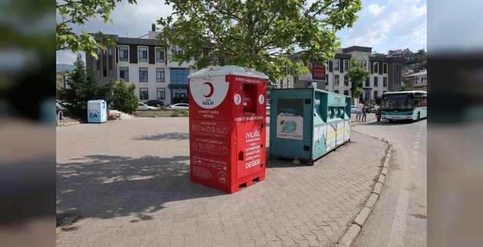 Hacılar'da kıyafet bağış kutuları ile dayanışma hamlesi