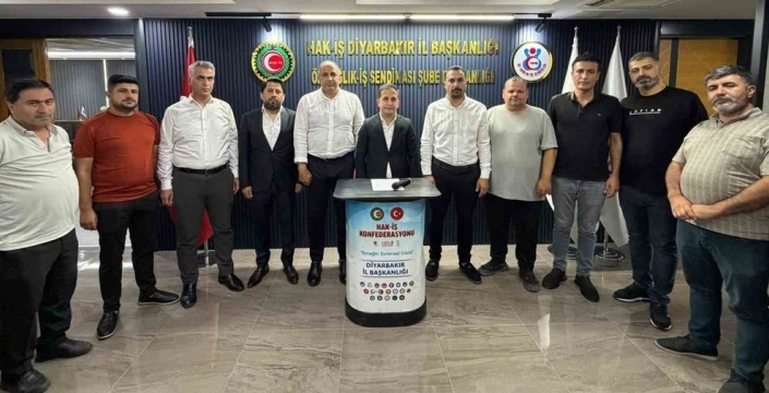HAK-İŞ İl Başkanı Aküzüm: '15 Temmuz, milletin zaferi olarak tarihe geçti
